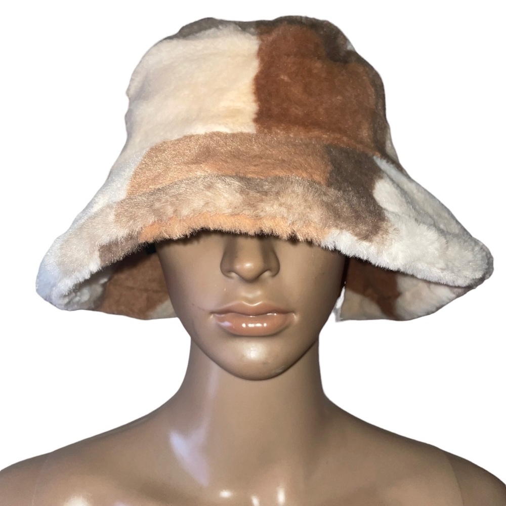 Patchwork fleece bucket hat